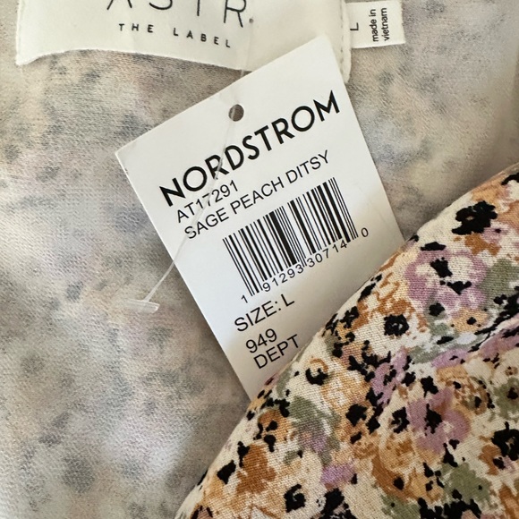 Astr Cream and Brown Flutter Sleeve Blouse with Ruched Tie Front - Picture 3 of 3